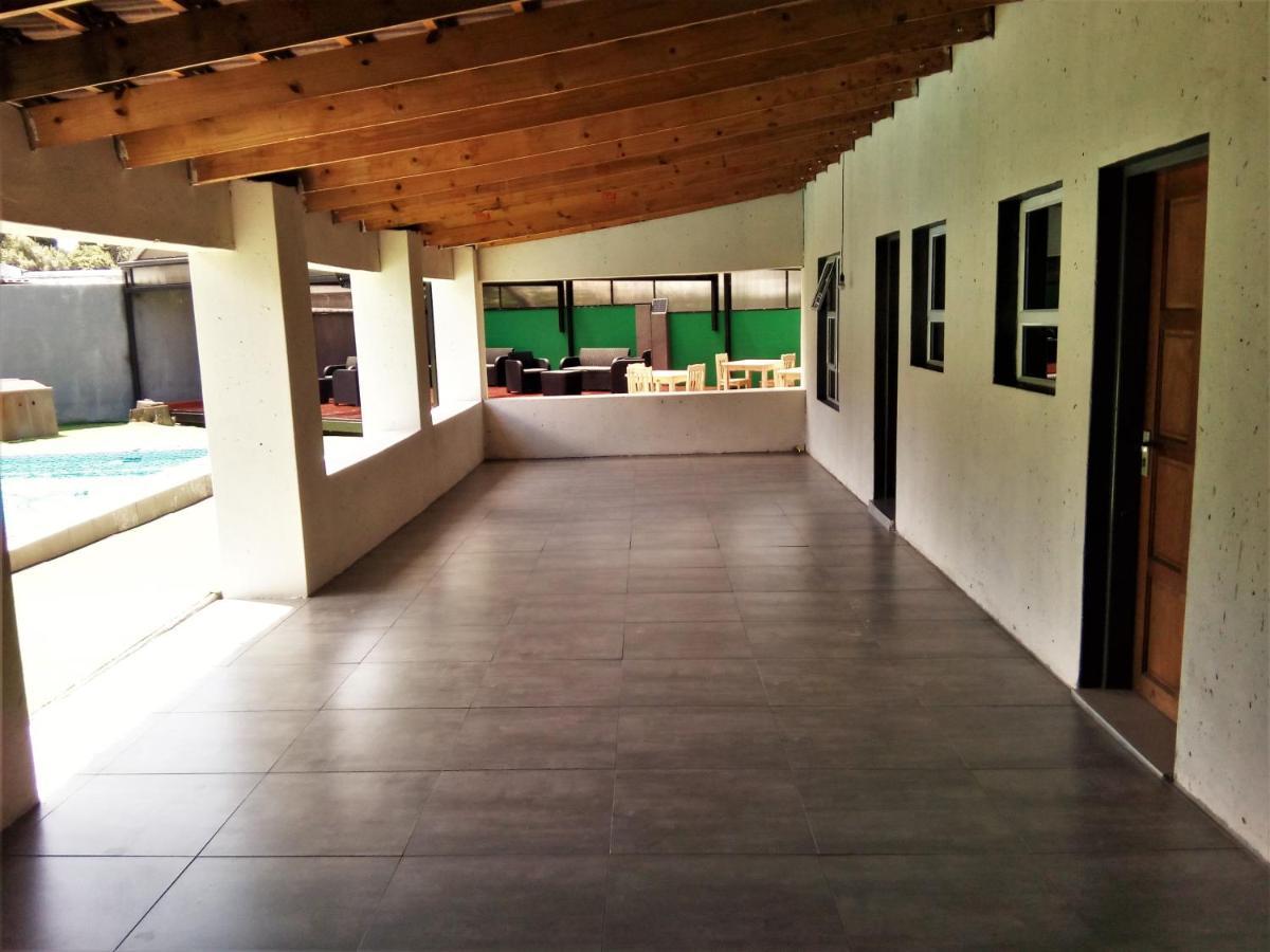 Afrikawisa At O.R. Tambo International Airport Bed & Breakfast Kempton Park Exterior photo
