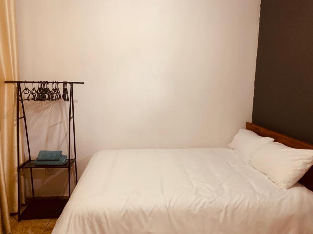 Afrikawisa At O.R. Tambo International Airport Bed & Breakfast Kempton Park Exterior photo