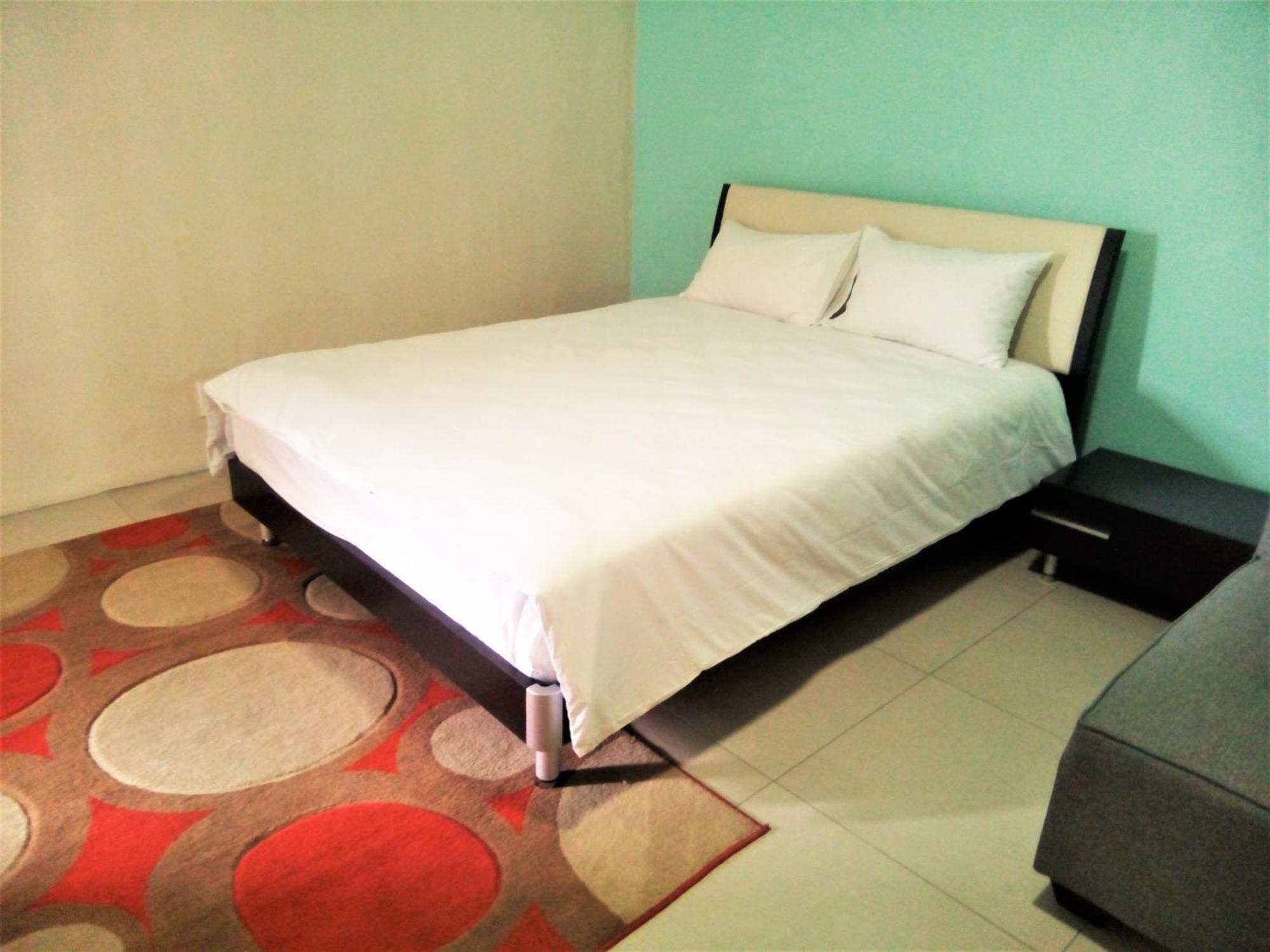 Afrikawisa At O.R. Tambo International Airport Bed & Breakfast Kempton Park Room photo