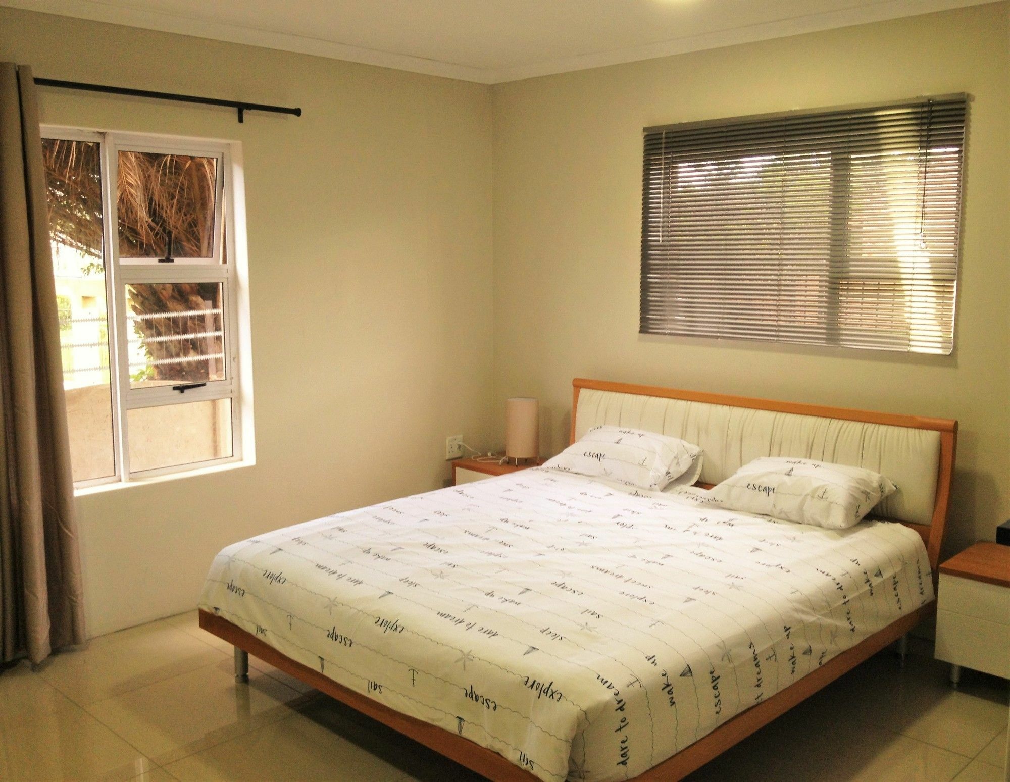 Afrikawisa At O.R. Tambo International Airport Bed & Breakfast Kempton Park Exterior photo
